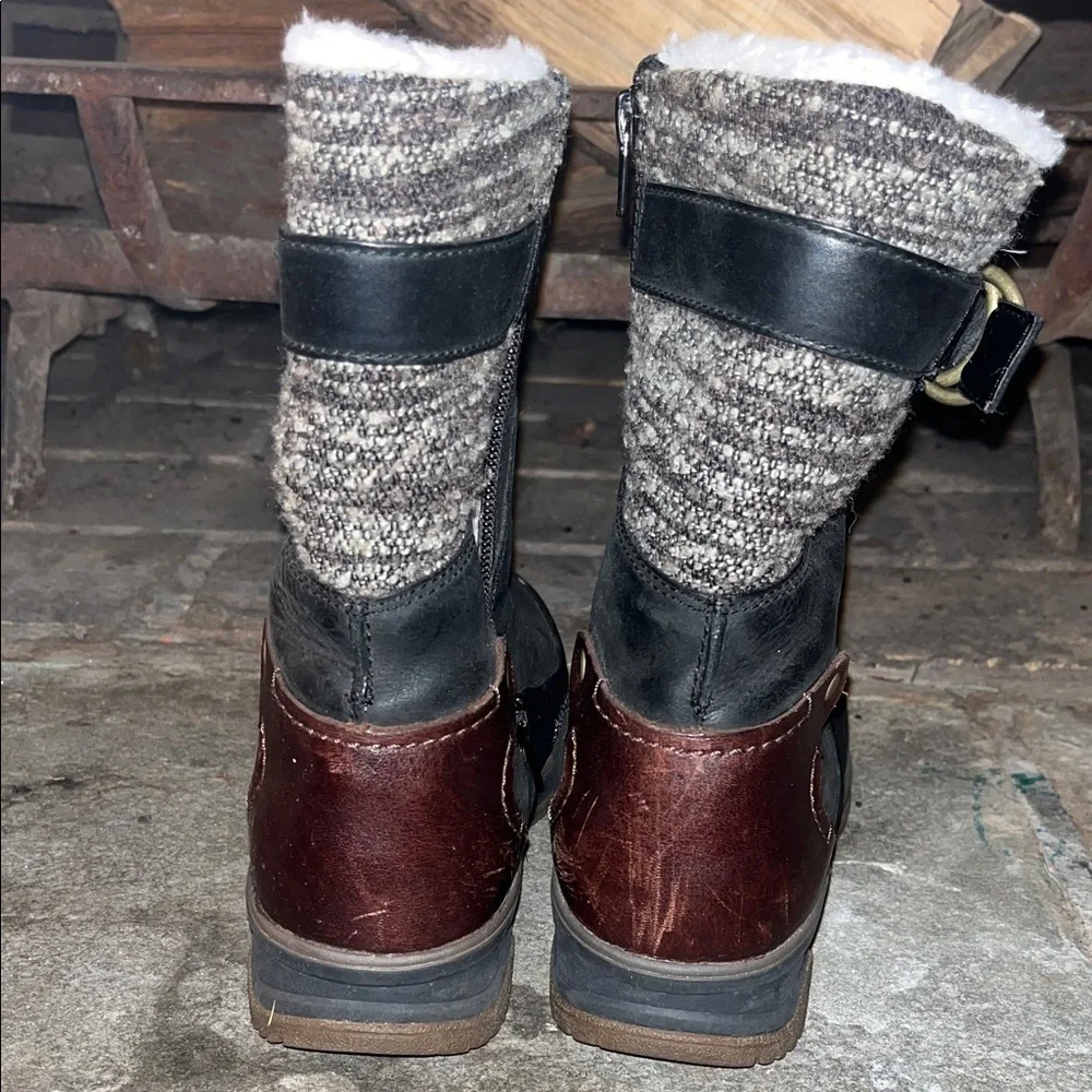 Merrell Black and Gray Winter Boots with Buckle